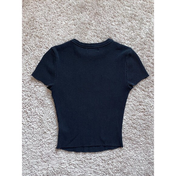 Urban Outfitters Perfect Ribbed Baby Tee in Vintage Black Size SMALL - Picture 3 of 4